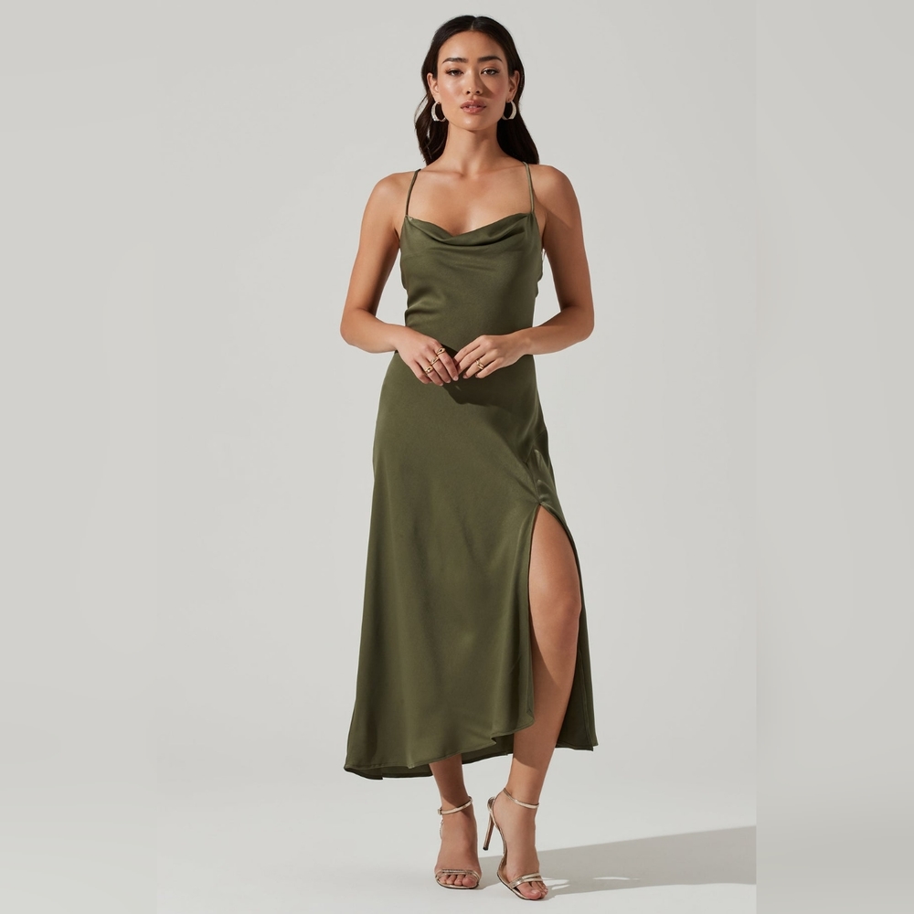 Gaia ASTR Midi Dress in Olive